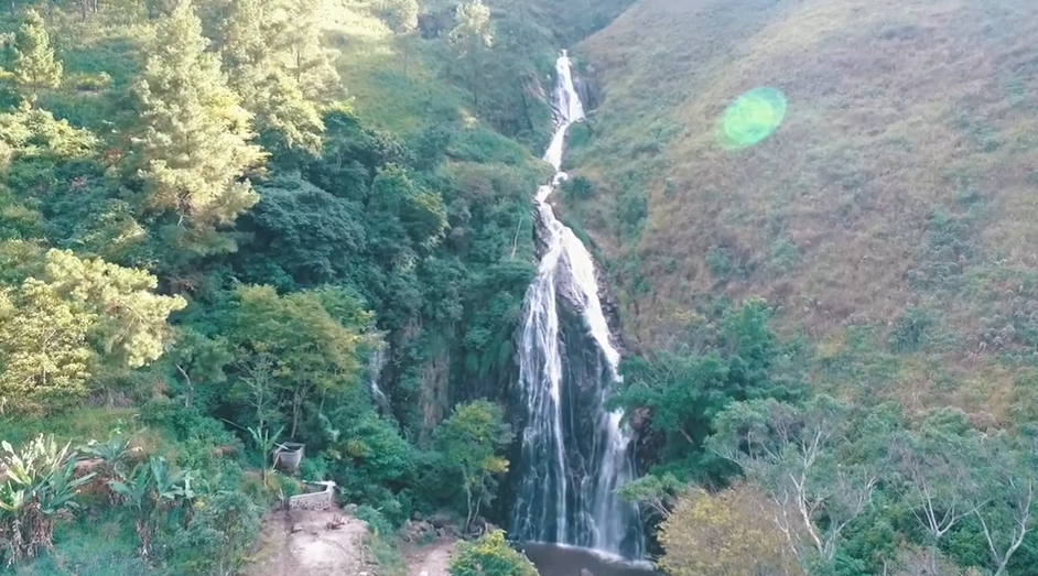 Air Terjun Efrata dan Bukit Holbung
